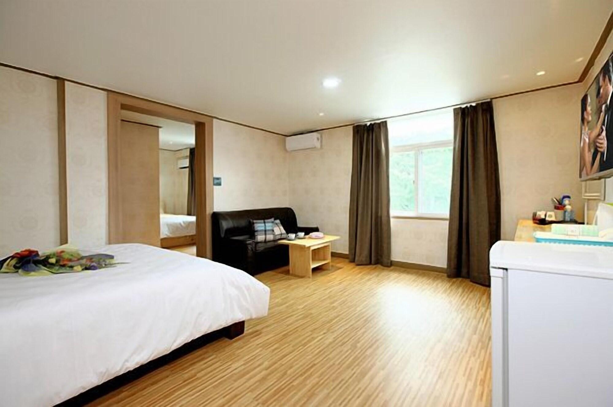 Traum Hotel & Condo Gapyeong Exteriér fotografie