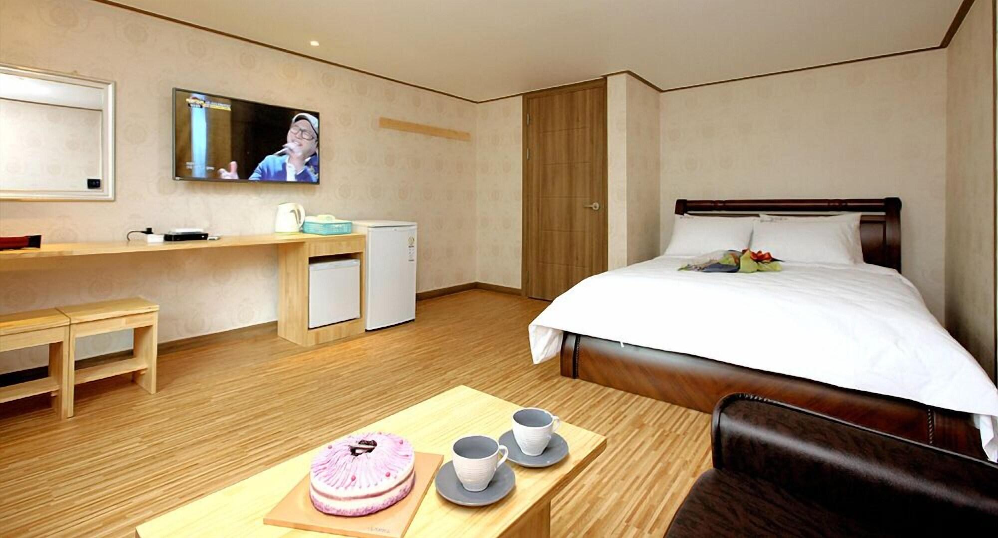 Traum Hotel & Condo Gapyeong Exteriér fotografie