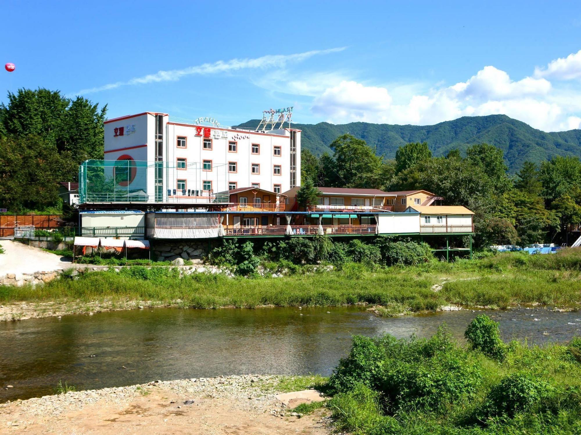 Traum Hotel & Condo Gapyeong Exteriér fotografie